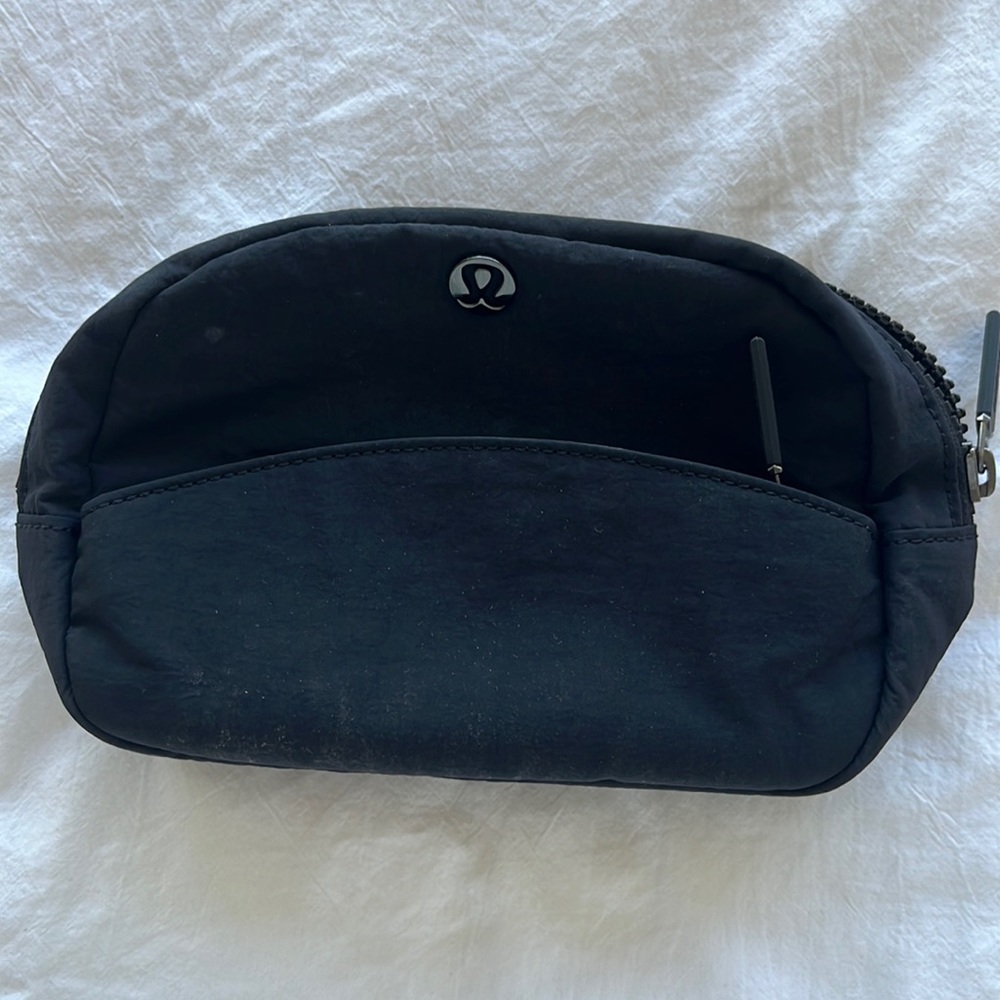 Lululemon pouch